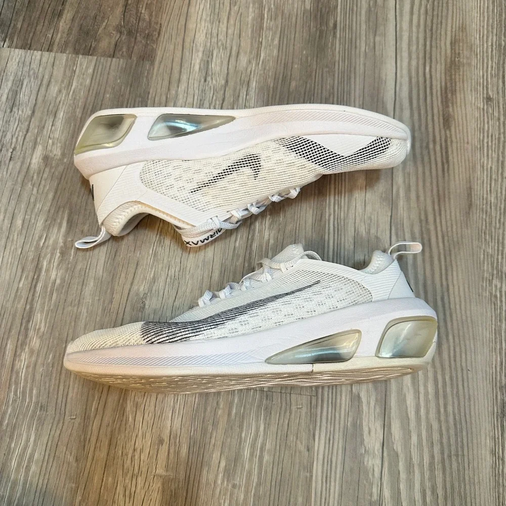 Nike Air Max Women's Size 11‎ White Running Shoes Sneakers AT2505-100 Comfort